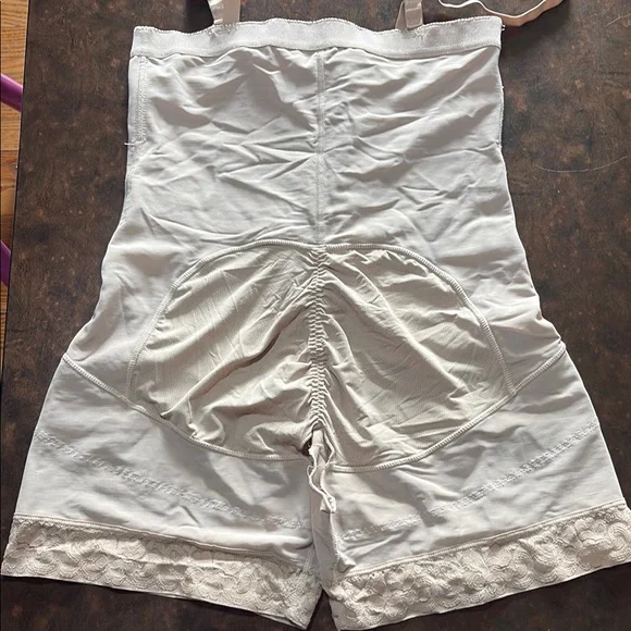 White Shapewear Bodysuit - Picture 2 of 4